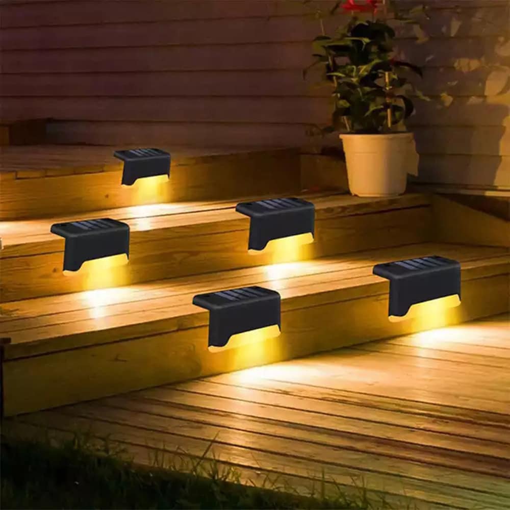 Solcellelamper 4 stk / LED-belysning til trapp, terrasse og inngangsparti – Varmhvit