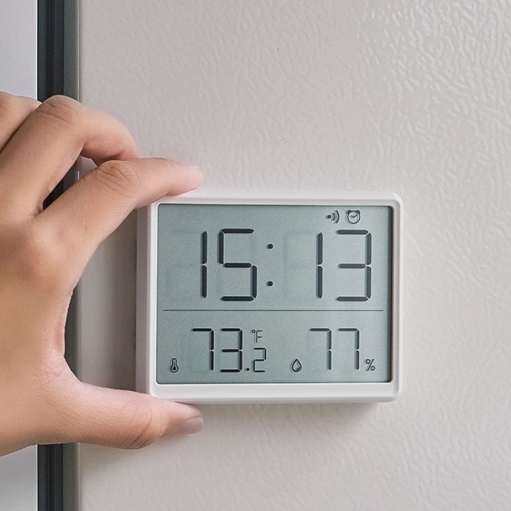 Digitalt Barometer med klokke til veggen - Sort