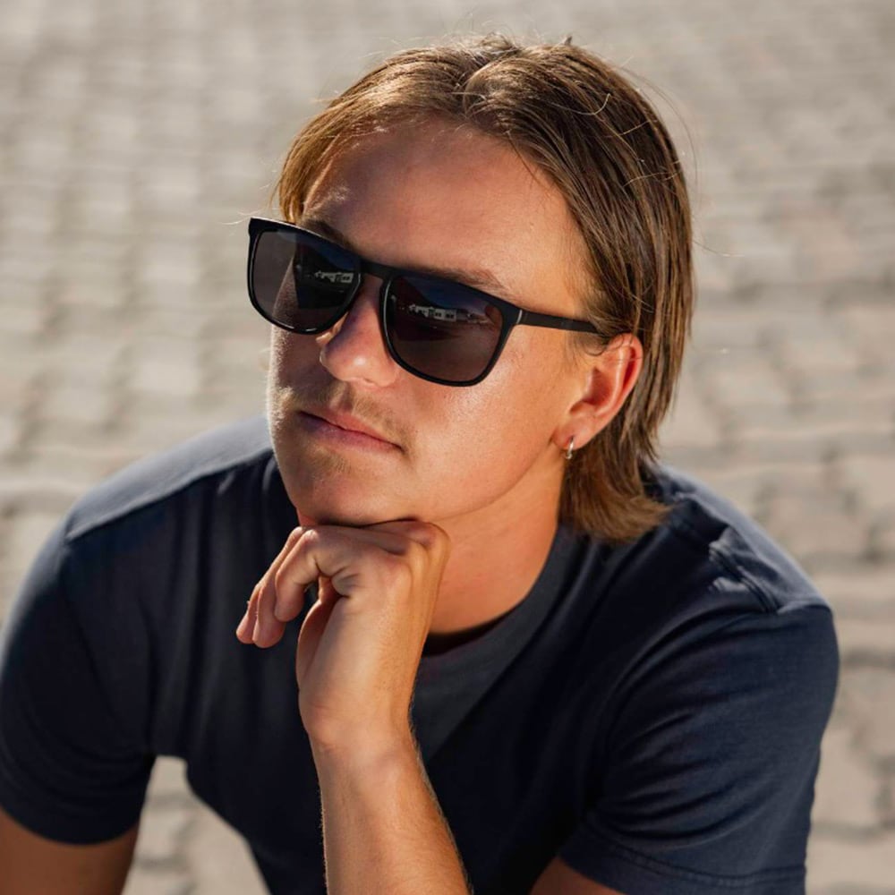 Svarte Herre Solbriller med Matt Innfatning – 100 % UV-beskyttelse Kategori 3