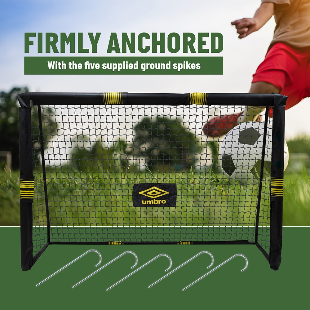 Umbro fotballmål 300 x 200 cm / fotballmål med nett og støttepinner / mål til hagen
