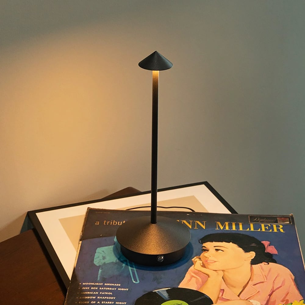 LED-bordlampe i aluminium med justerbar lysstyrke og USB-lading - Svart
