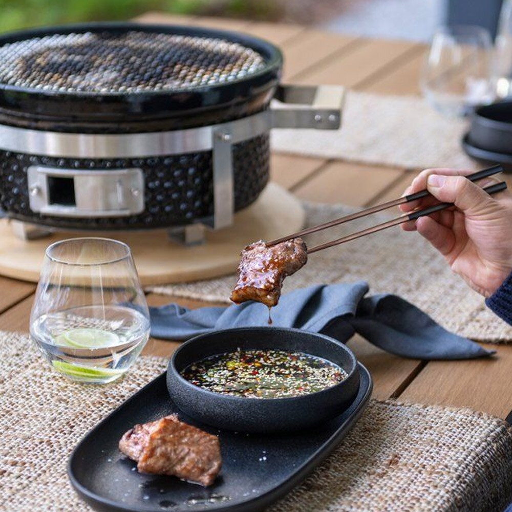 Keramisk Hibachi-kullgrill med bambusbunn og jalusta i stål, Ø 30 cm