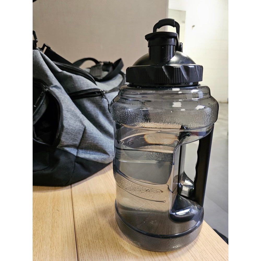 Stor 2,5 liters XXL shakerflaske / vannflaske til treningssenteret