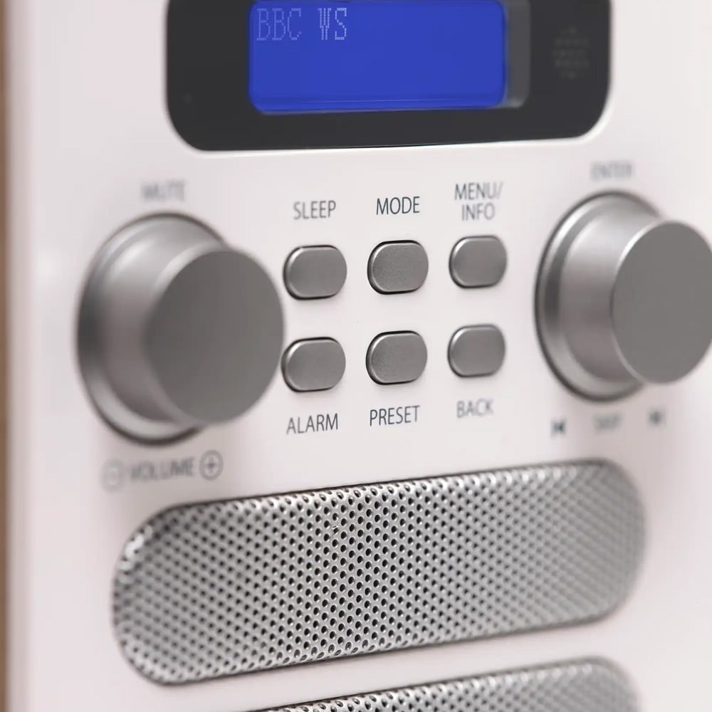 Denver DAB-48WHITE Digitalradio med Bluetooth og FM - Hvit/Tre