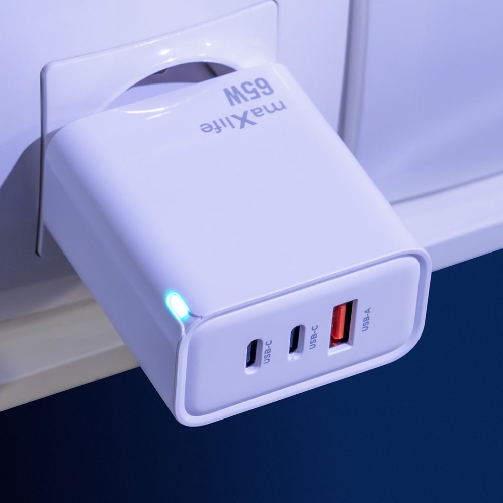 Maxlife GaN-lader med PD QC 2xUSB-C 1xUSB 65W - hvit