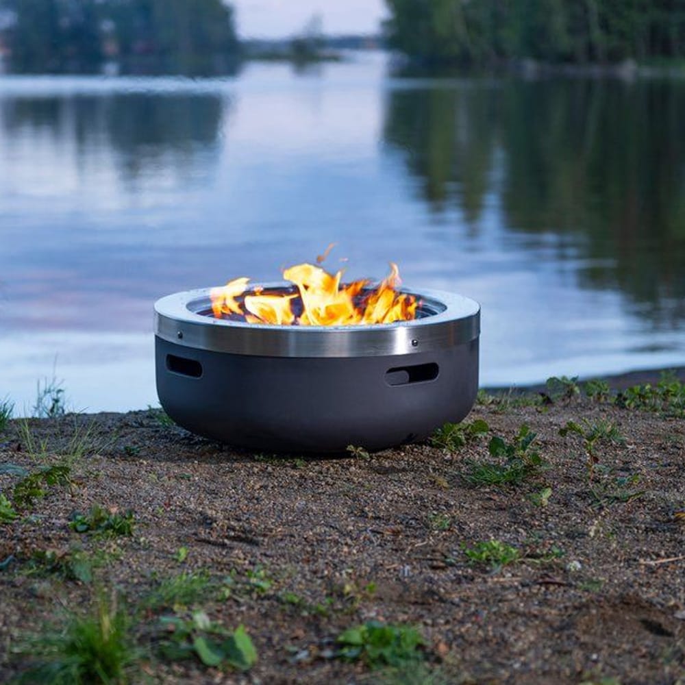 Mustang bålpanne med gnistfanger / utepeis med 44 cm grillrist / ildsted til terrasse og hage