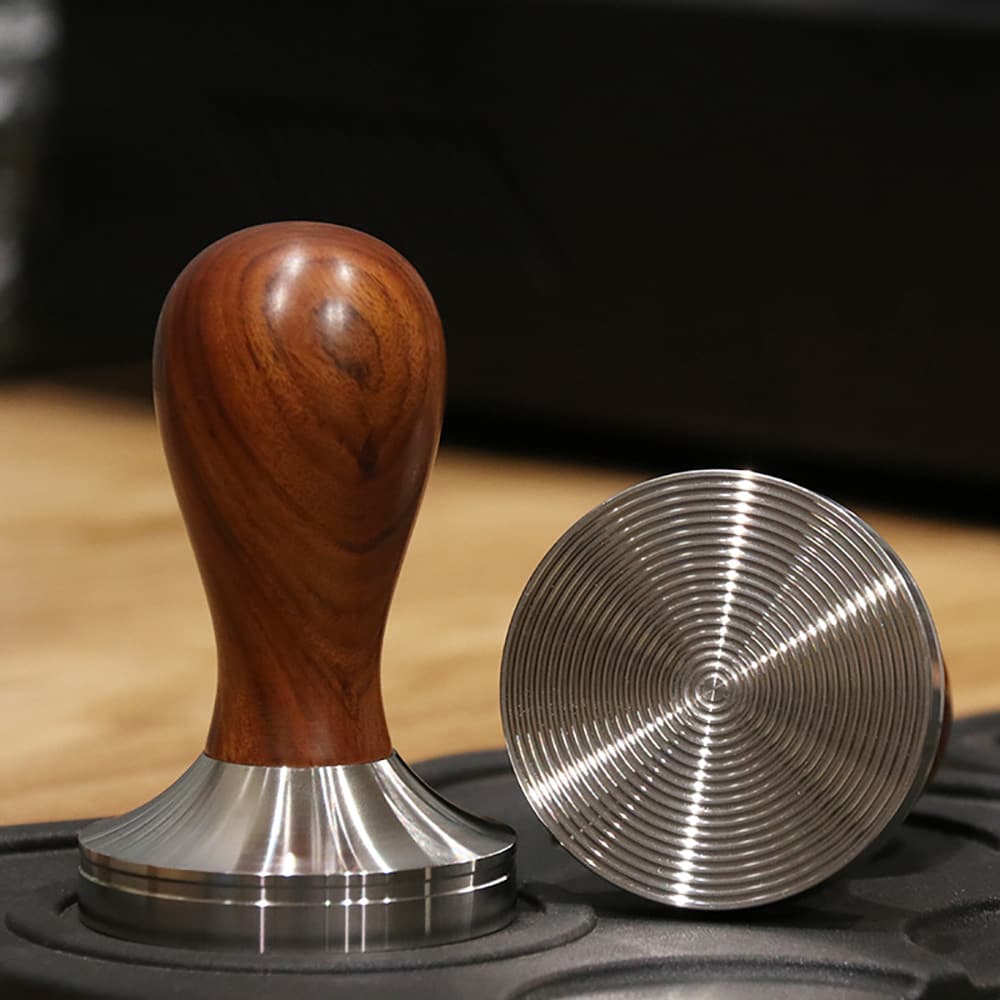 Tamper med trehåndtak 58 mm / espressotamper 58 mm / kaffetamper
