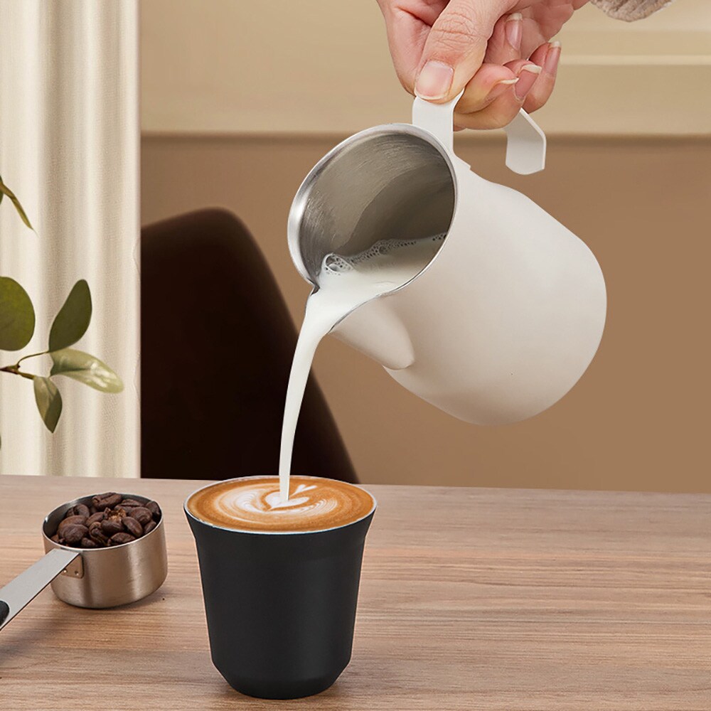 Hvit melkekanne i rustfritt stål 350 ml / melkeskummingskanne med svanehals / baristakanne