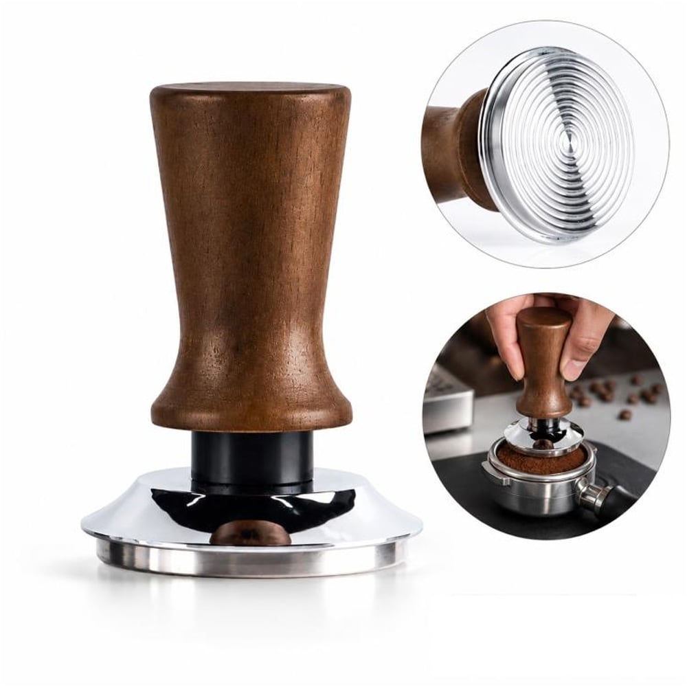 Kaffestamp 58 mm i rustfritt stål med trehåndtak, gjenget bunn / Espressostamp