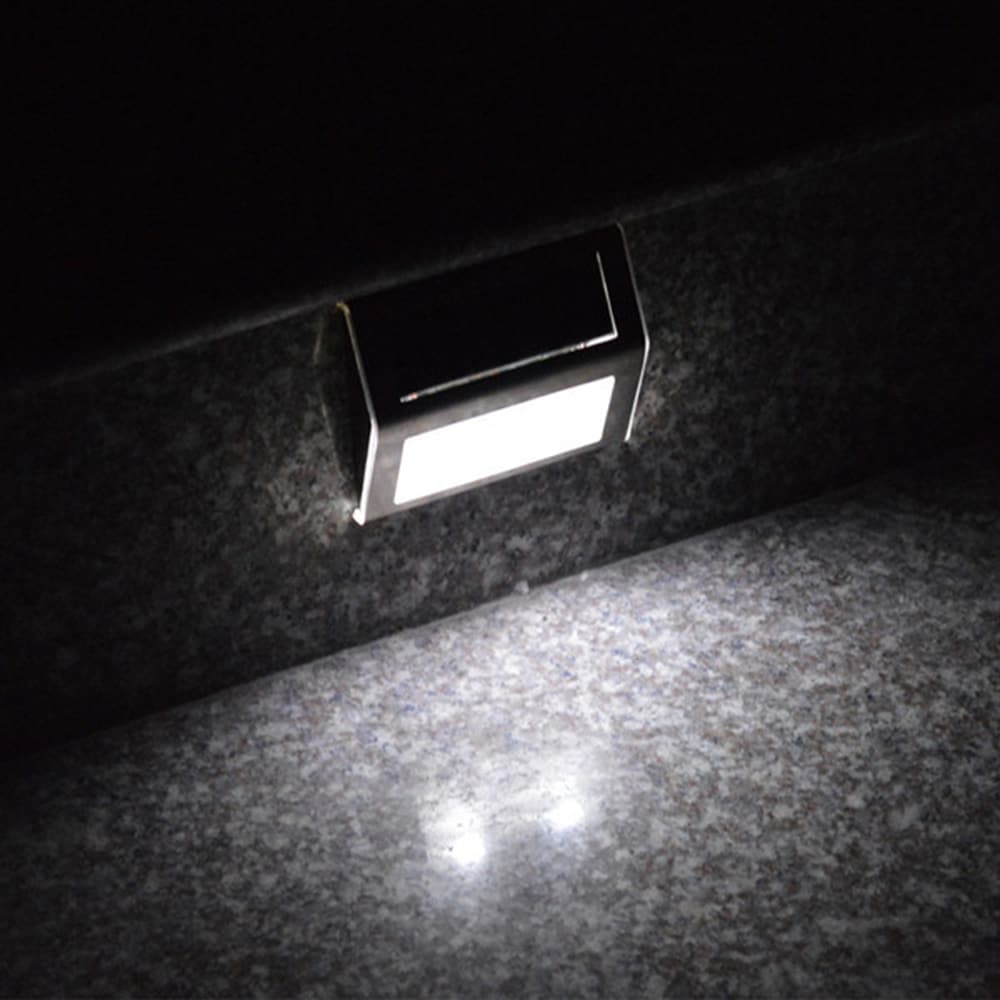 Solcellelampe for rekkverk / trapp