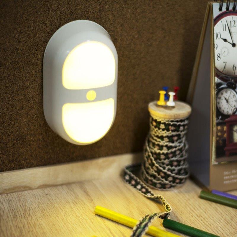Trådløs LED lampe med bevegelsesensor