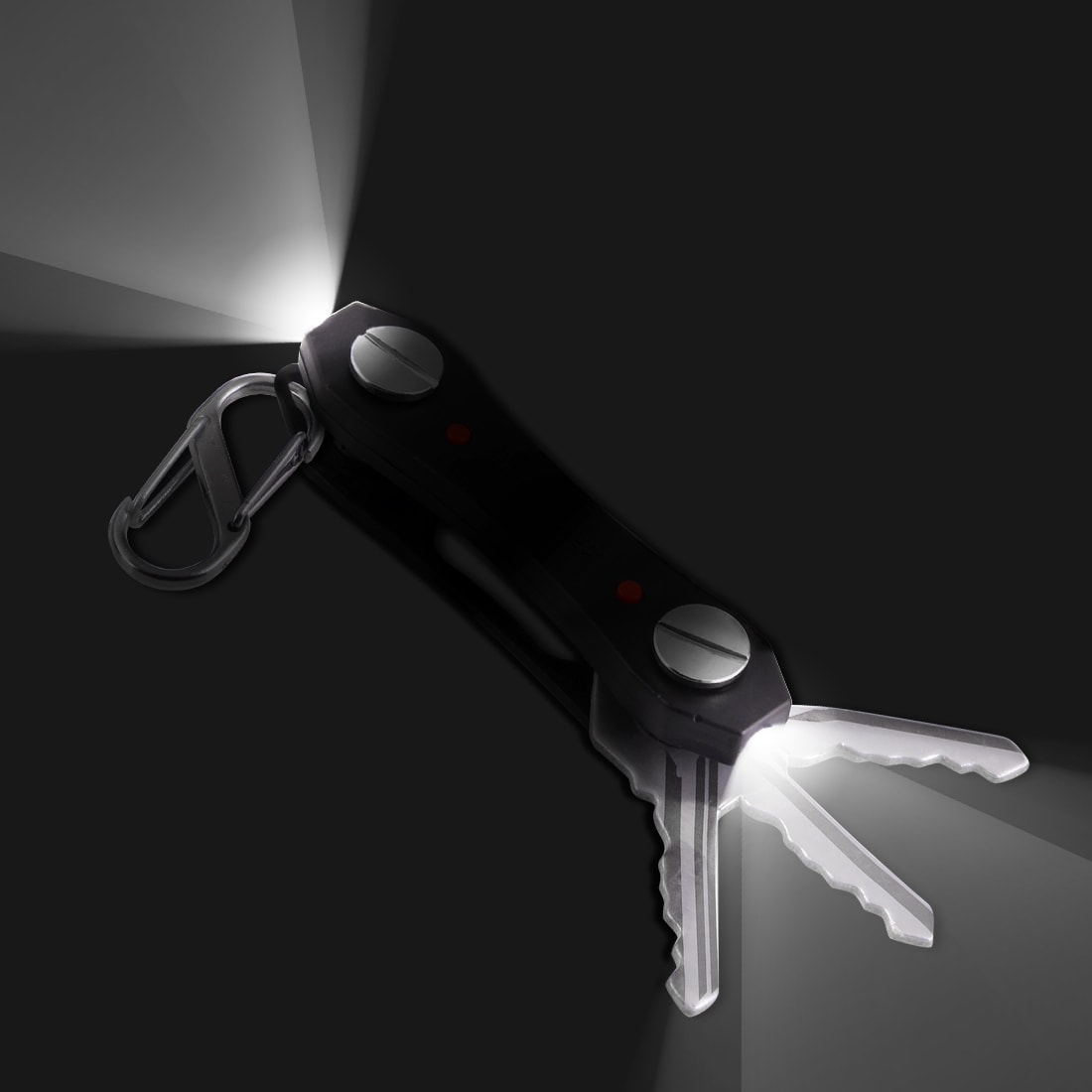 Nøkkelknippe med lampe og flaskeåpner