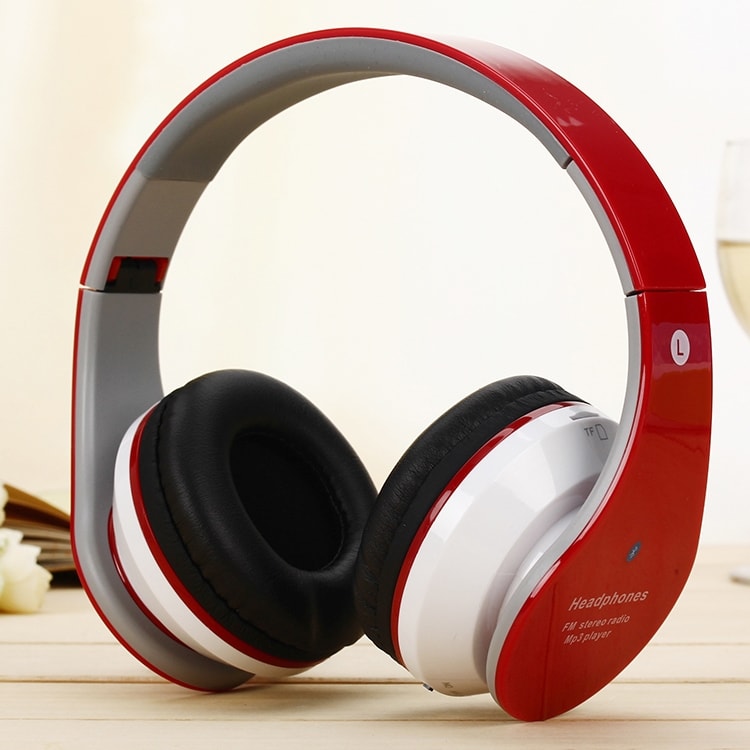 Rødt headset med plass til TF-kort og 3.5mm Aux uttak - Kompatibelt med MP3 og FM-radio