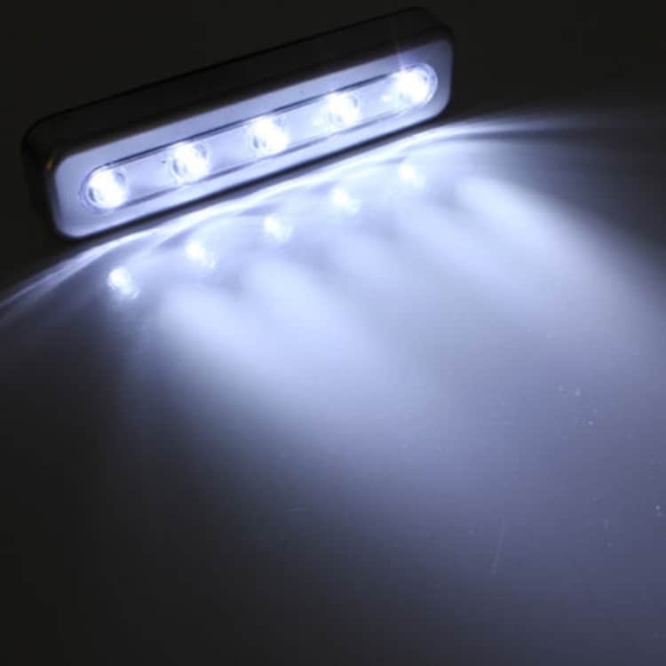 Hvit 5 LEDs spotlight med touch