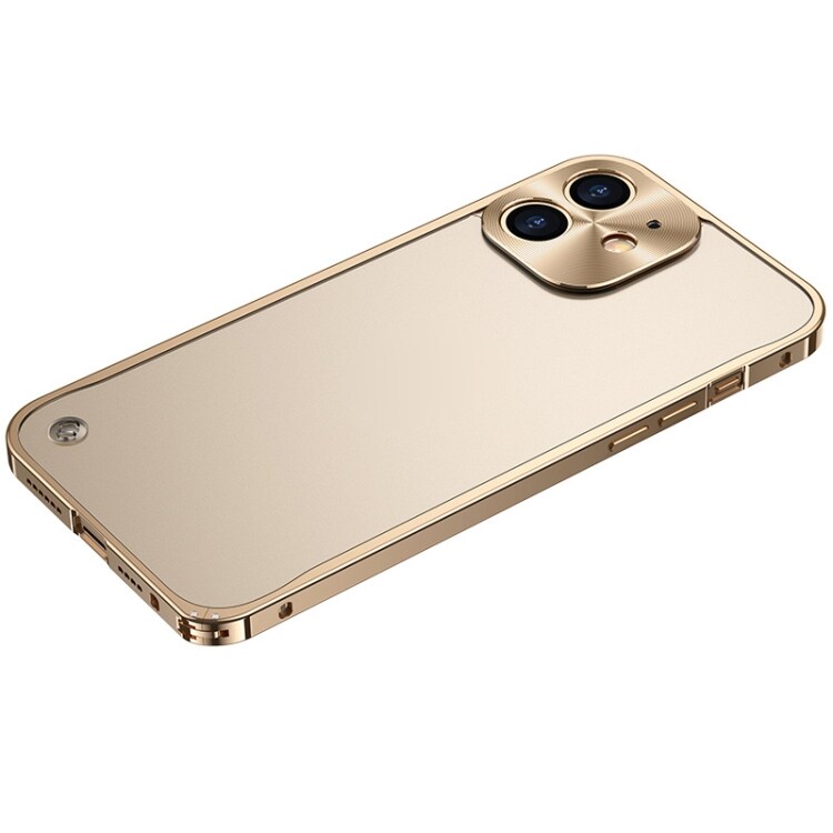 Mobildeksel med metallkanter iPhone 12 Gull