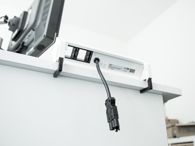Bachmann DESK 2 skrivebordsuttak 3-veis, farge: Inox
