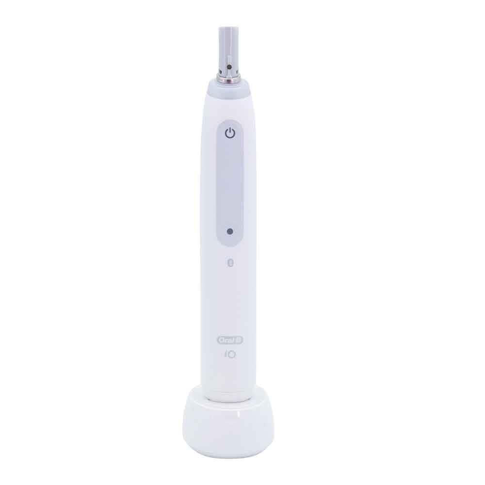 Braun Oral-B iO Series 4 med reiseveske Quite White