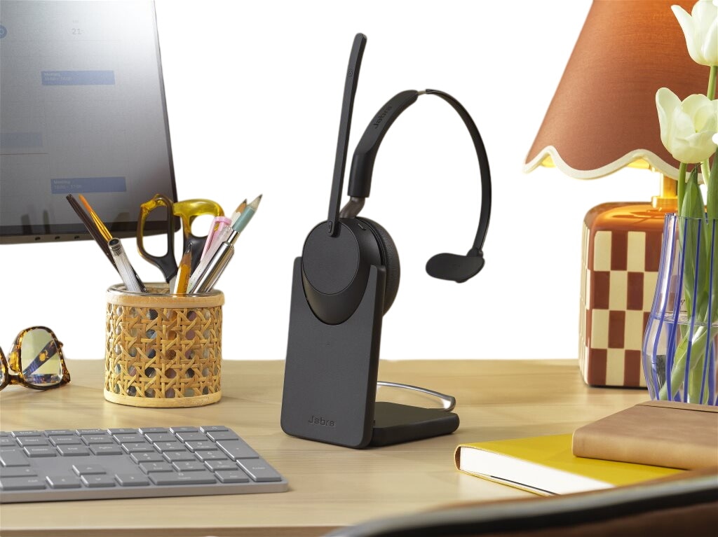 Jabra Evolve3 65 UC Mono svart med Link 390a og ladestasjon