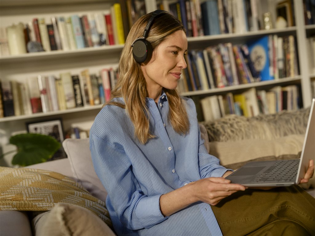 Jabra Evolve3 65 Flex UC Svart med Link 390c og trådløs ladestasjon