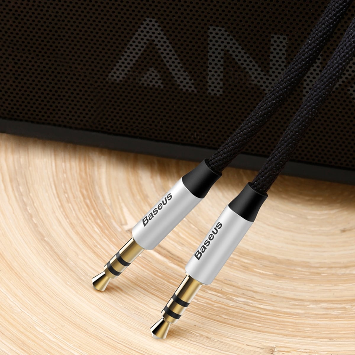 Baseus Yiven M30 stereo AUX 3,5 mm lydkabel med minijack hann 1 m sølv-svart (CAM30-BS1)