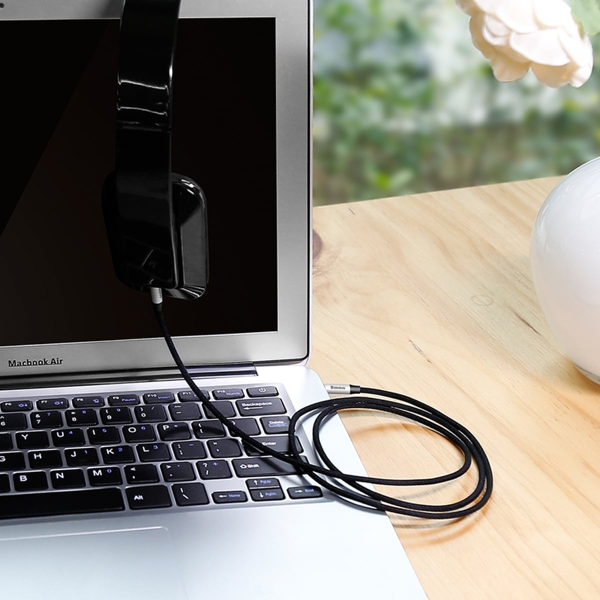 Baseus Yiven M30 stereo AUX 3,5 mm lydkabel med minijack hann 1 m sølv-svart (CAM30-BS1)