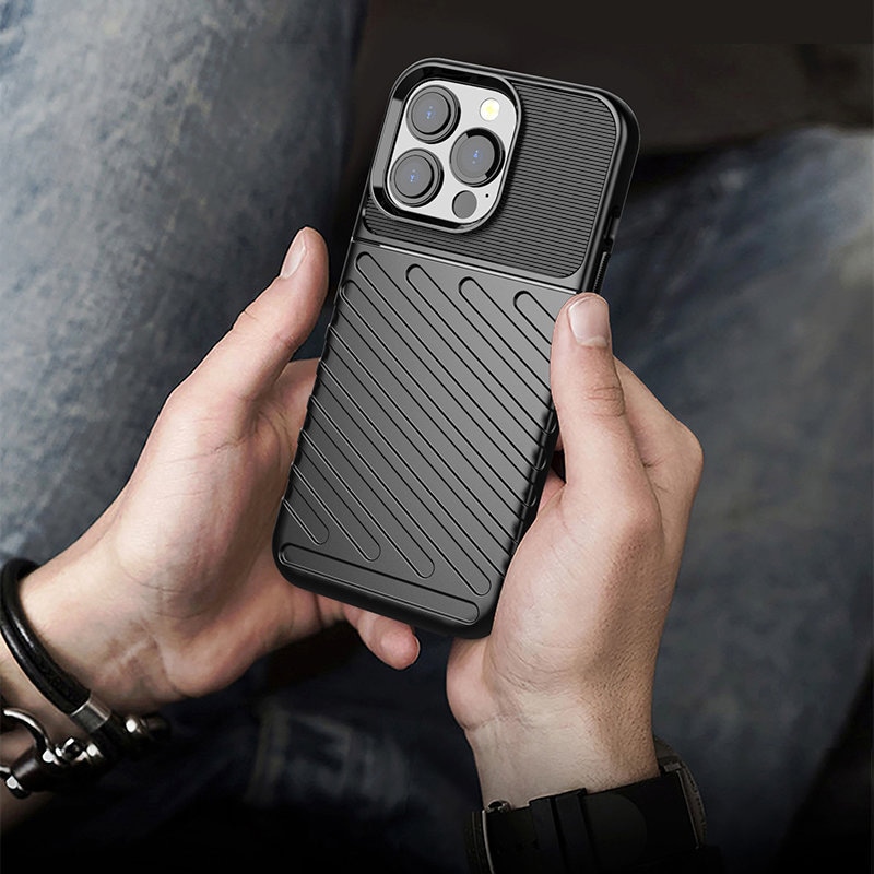 Thunder Case fleksibelt, robust TPU-deksel for iPhone 13 Pro svart