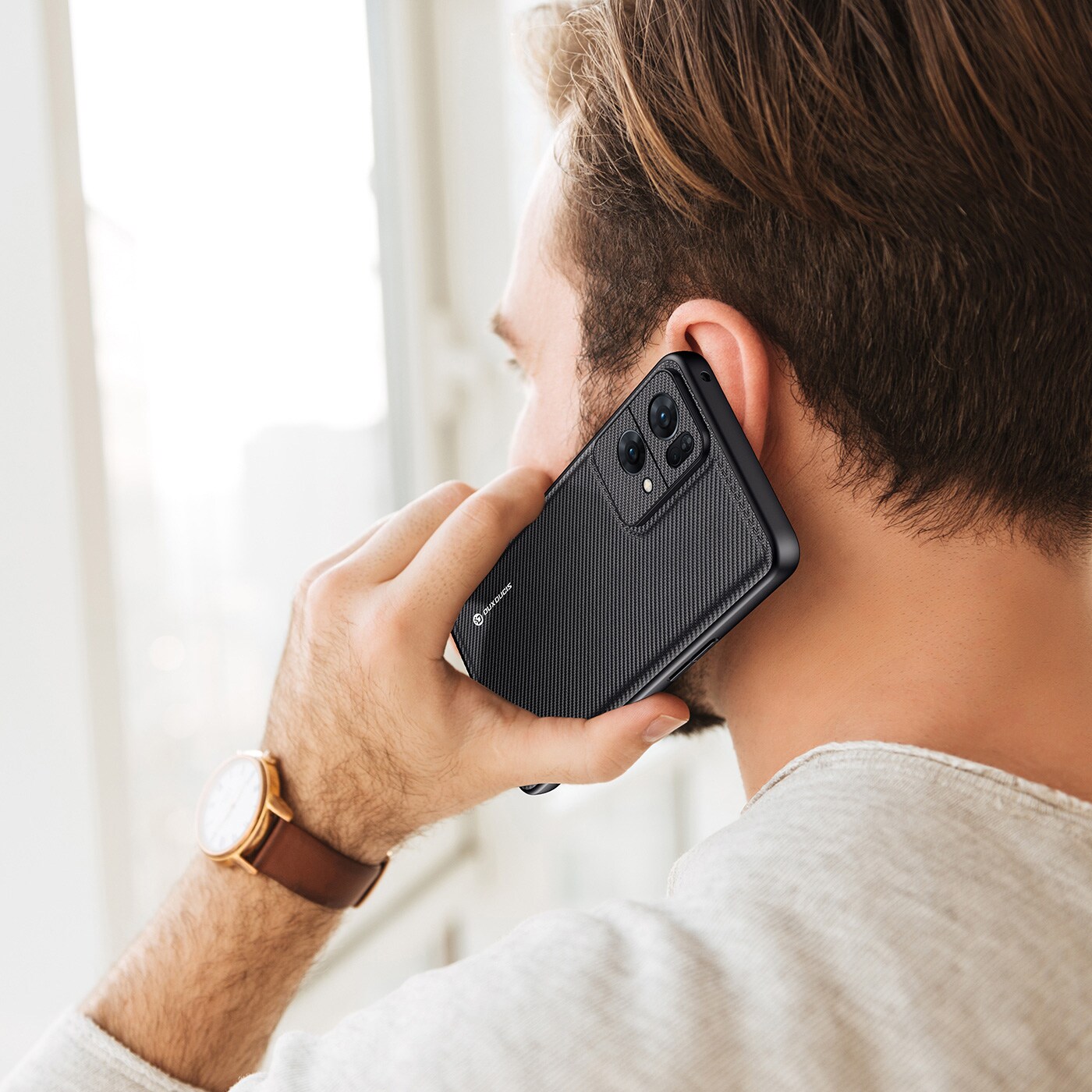 Dux Ducis Fino-deksel dekket med nylonmateriale Oppo Reno7 Pro 5G svart