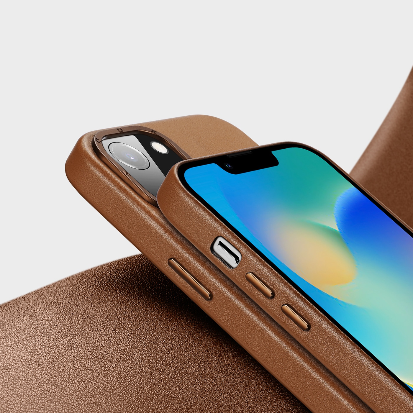 Dux Ducis Grit Leather Case for iPhone 14 Plus Elegant deksel i kunstlær (MagSafe-kompatibel) Brun