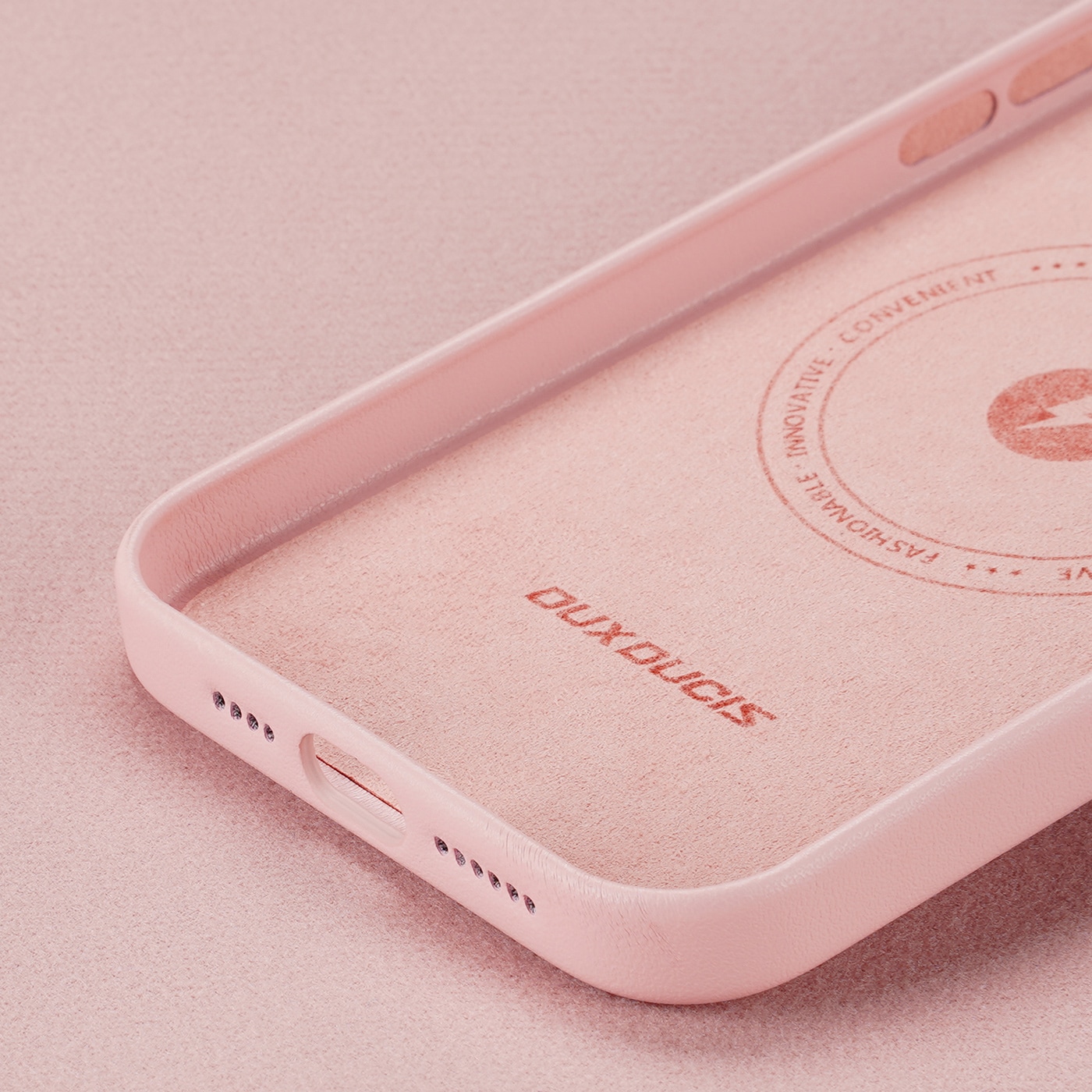 Dux Ducis Grit Leather Case for iPhone 14 Plus Elegant deksel i kunstlær (MagSafe-kompatibel) Rosa