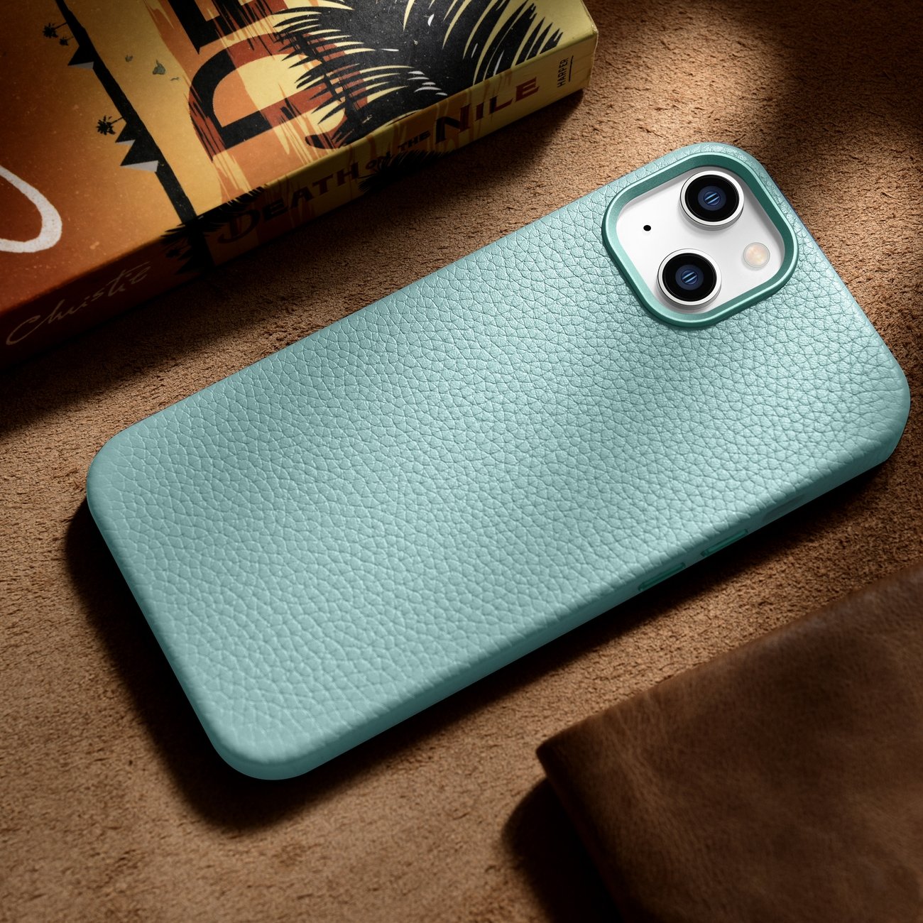 iCarer Litchi Premium lærveske iPhone 14 Plus magnetisk lærveske med MagSafe Green (WMI14220711-GN)