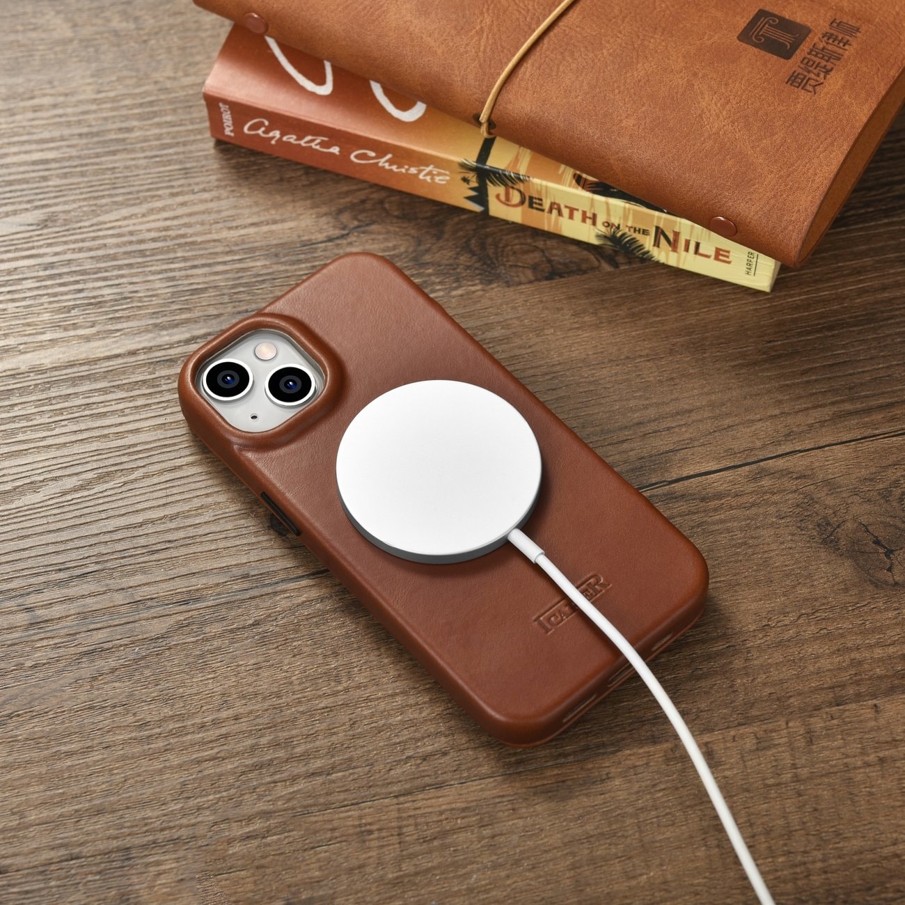 iCarer CE Oil Wax Leather Folio Case iPhone 14 Plus MagSafe Flip Case Brown (AKI14220707-BN)