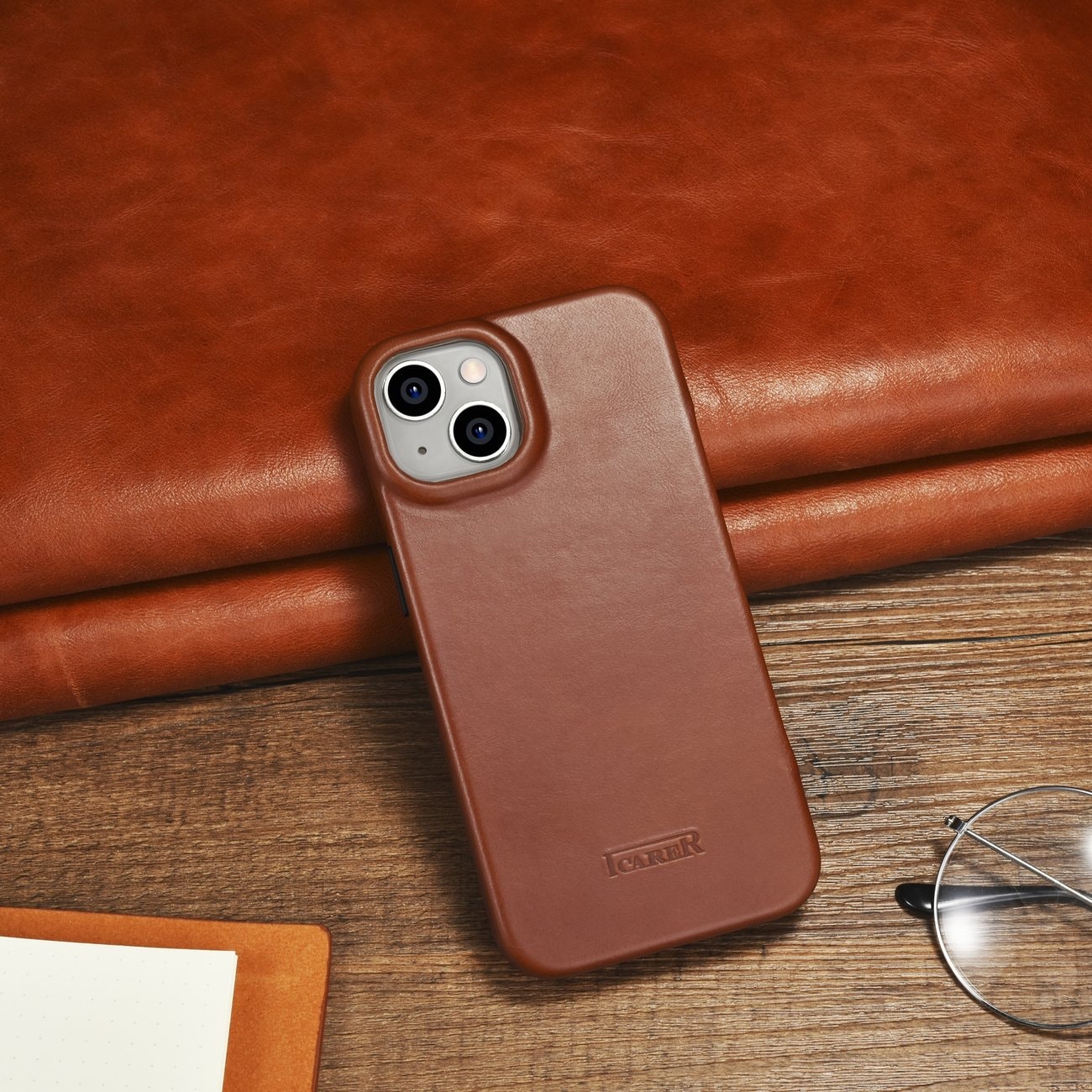 iCarer CE Oil Wax Leather Folio Case iPhone 14 Plus MagSafe Flip Case Brown (AKI14220707-BN)