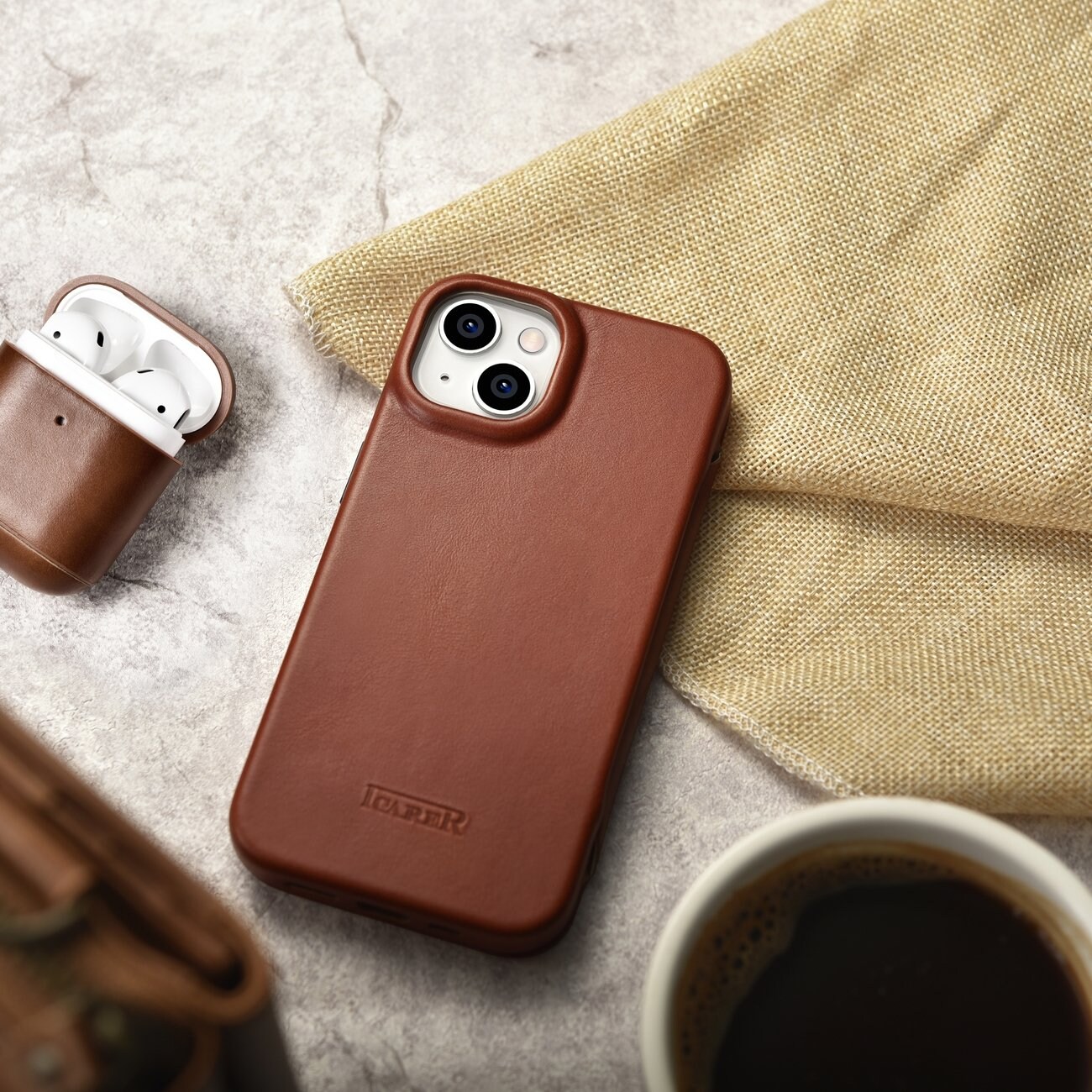 iCarer CE Oil Wax Leather Folio Case iPhone 14 Plus MagSafe Flip Case Brown (AKI14220707-BN)