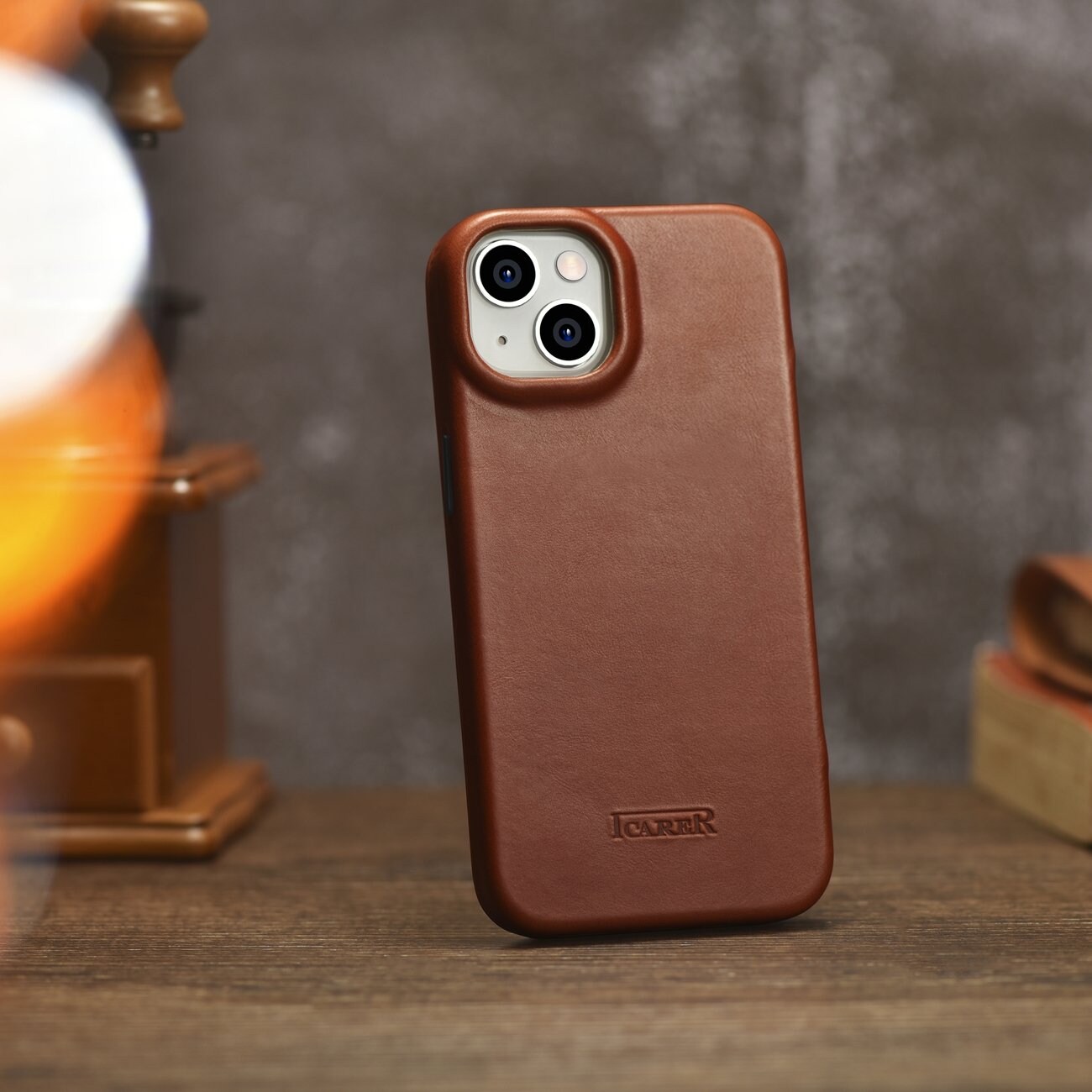 iCarer CE Oil Wax Leather Folio Case iPhone 14 Plus MagSafe Flip Case Brown (AKI14220707-BN)