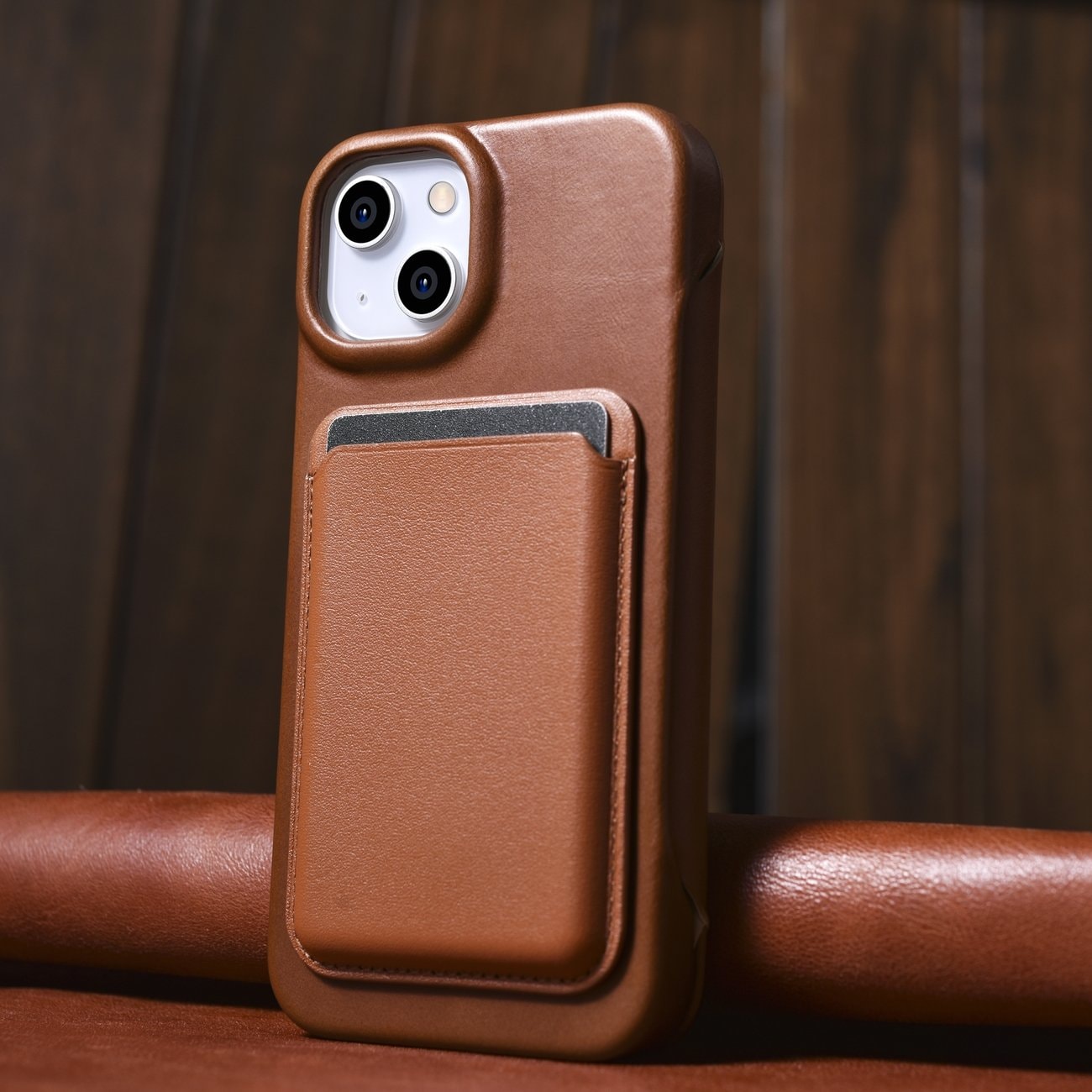 iCarer CE Oil Wax Leather Folio Case iPhone 14 Plus MagSafe Flip Case Brown (AKI14220707-BN)