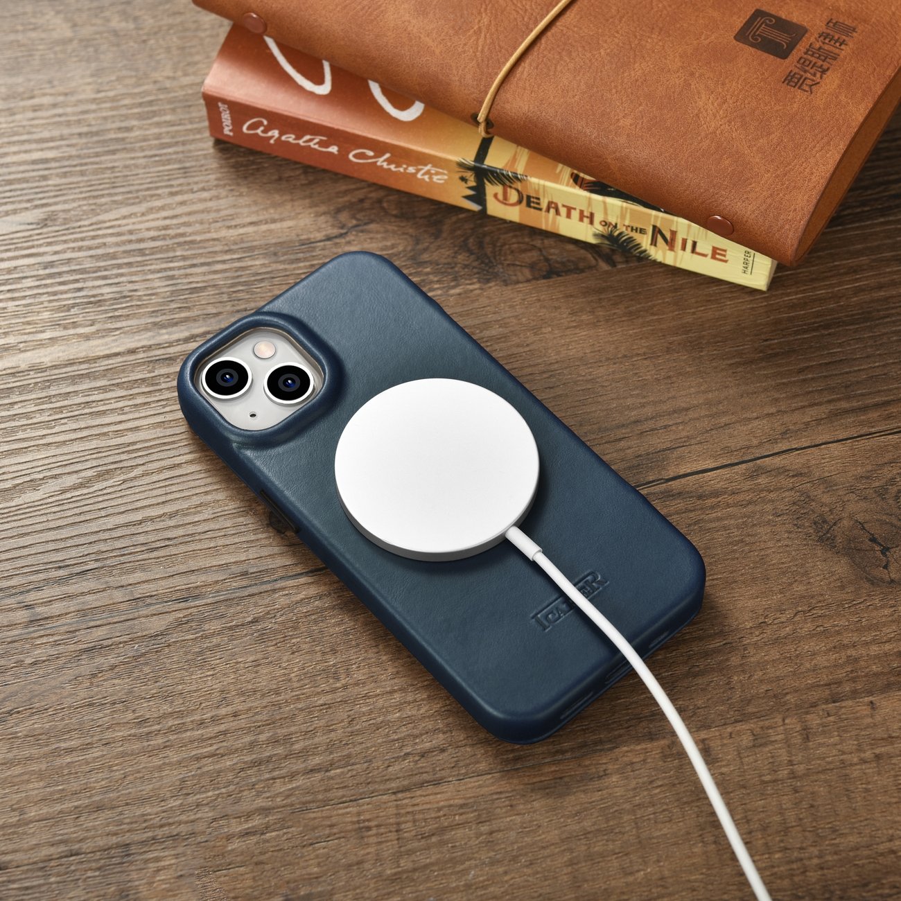 iCarer CE Oil Wax Leather Folio Case iPhone 14 Plus MagSafe Magnet Flip Blue (AKI14220707-BU)