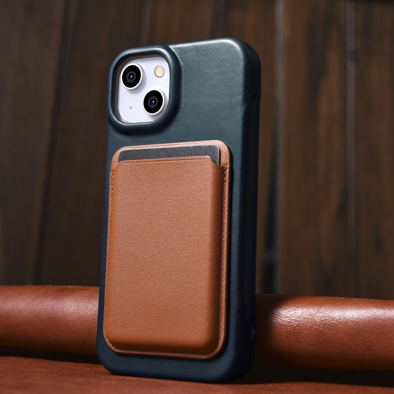 iCarer CE Oil Wax Leather Folio Case iPhone 14 Plus MagSafe Magnet Flip Blue (AKI14220707-BU)