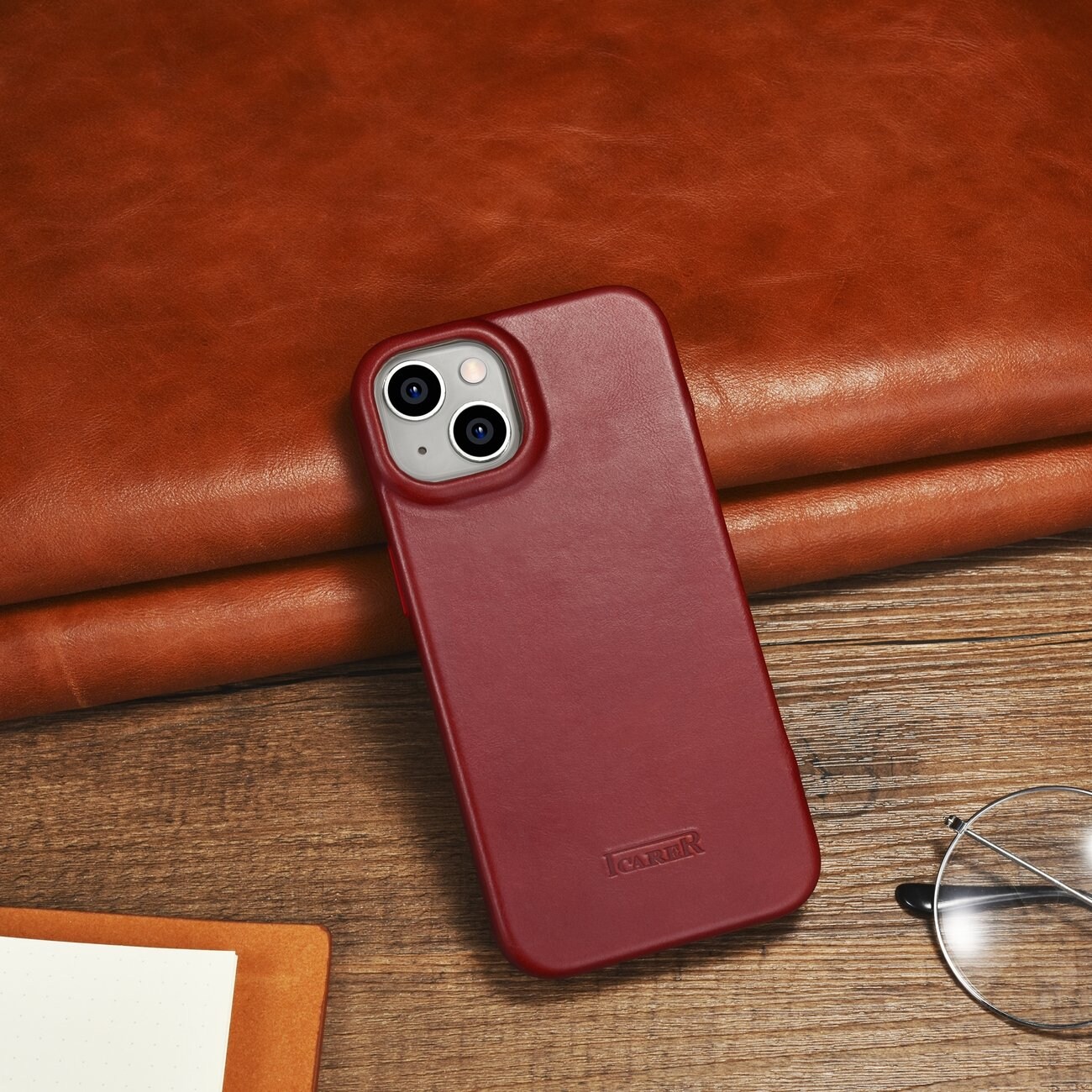 iCarer CE Oil Wax Premium Folio-iPhone 14 Plus Magnetisk flip MagSafe Etui Red (AKI14220707-RD)