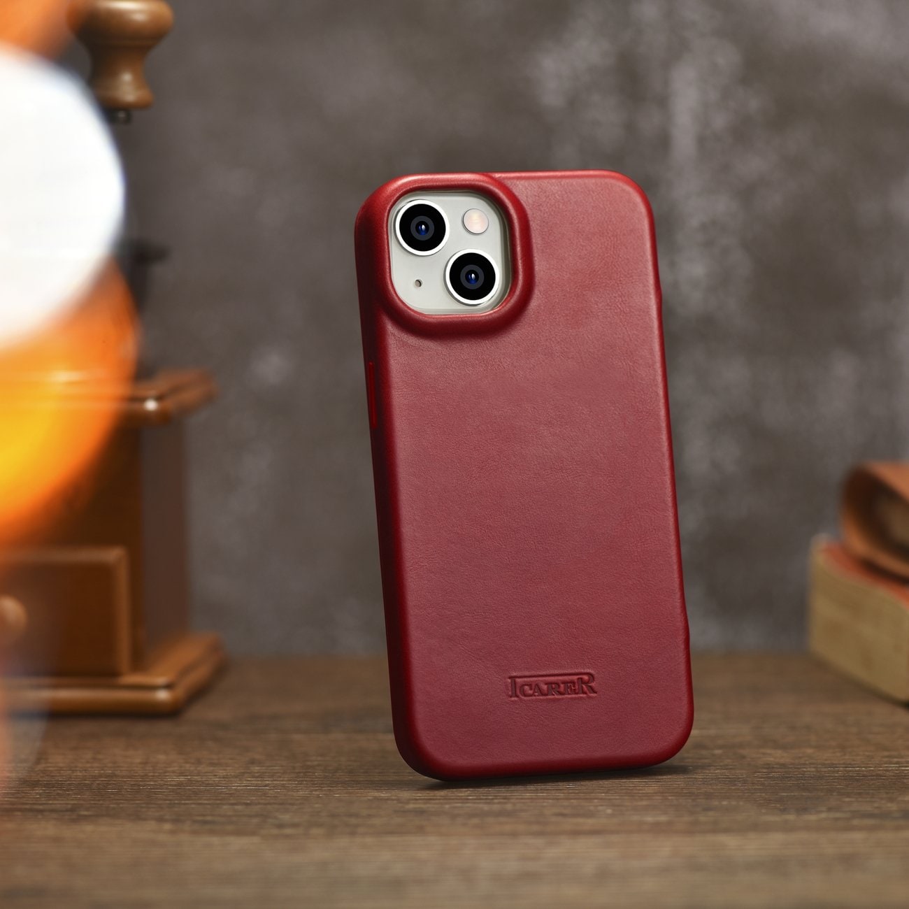 iCarer CE Oil Wax Premium Folio-iPhone 14 Plus Magnetisk flip MagSafe Etui Red (AKI14220707-RD)