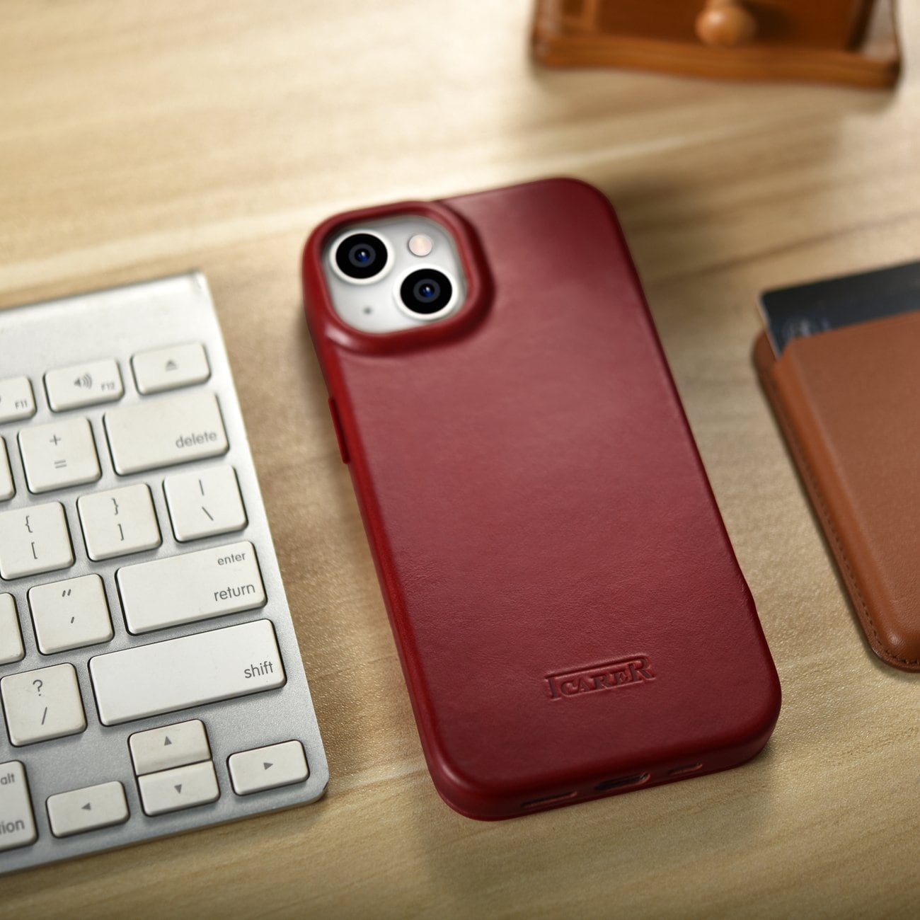 iCarer CE Oil Wax Premium Folio-iPhone 14 Plus Magnetisk flip MagSafe Etui Red (AKI14220707-RD)
