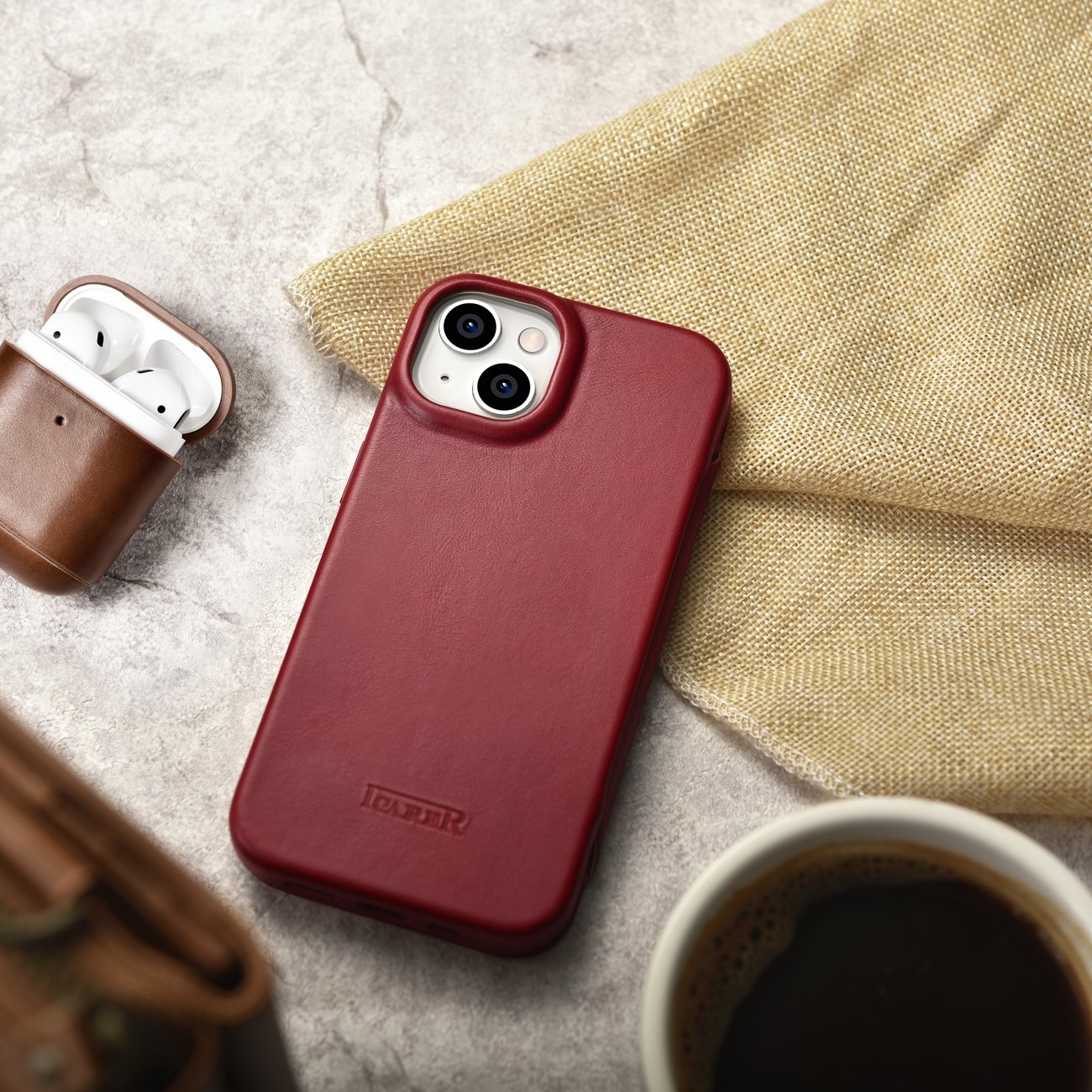 iCarer CE Oil Wax Premium Folio-iPhone 14 Plus Magnetisk flip MagSafe Etui Red (AKI14220707-RD)