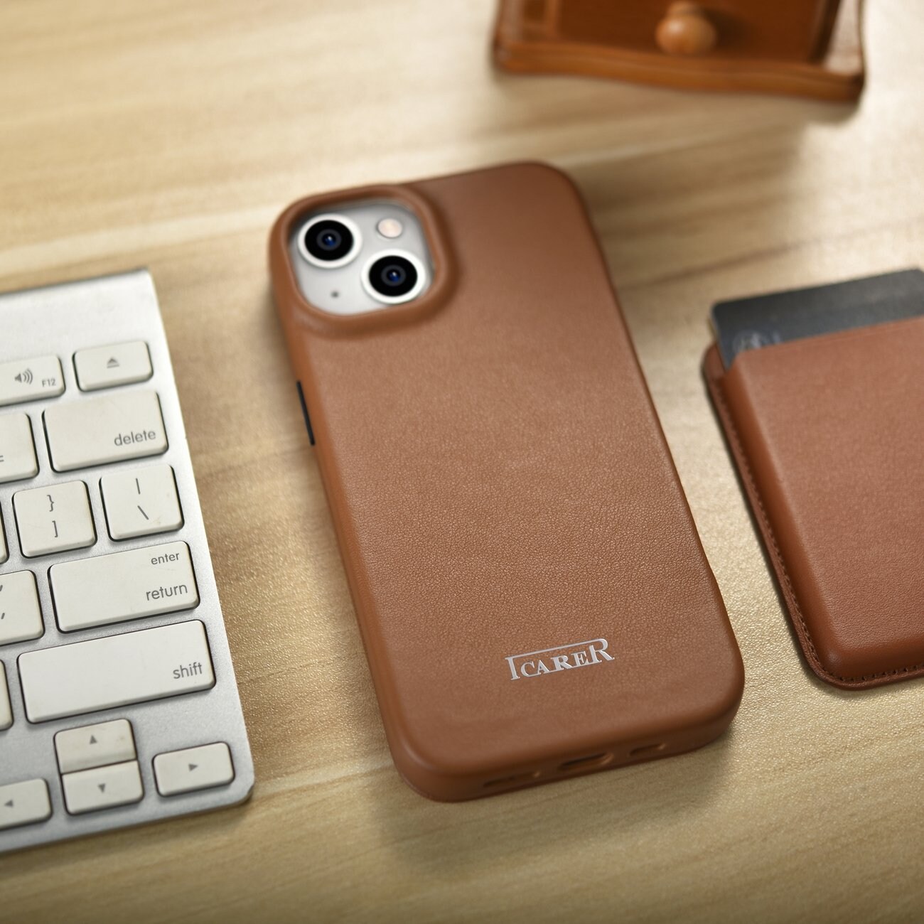 iCarer CE Premium Magnetisk folio-etui i lær til iPhone 14 Plus MagSafe Brown (WMI14220715-BN)