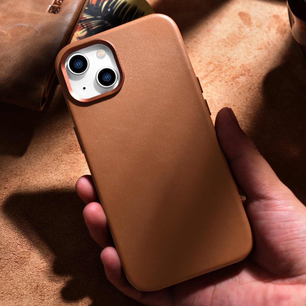 iCarer Case lærdeksel for iPhone 14 Plus Brown (MagSafe-kompatibel)