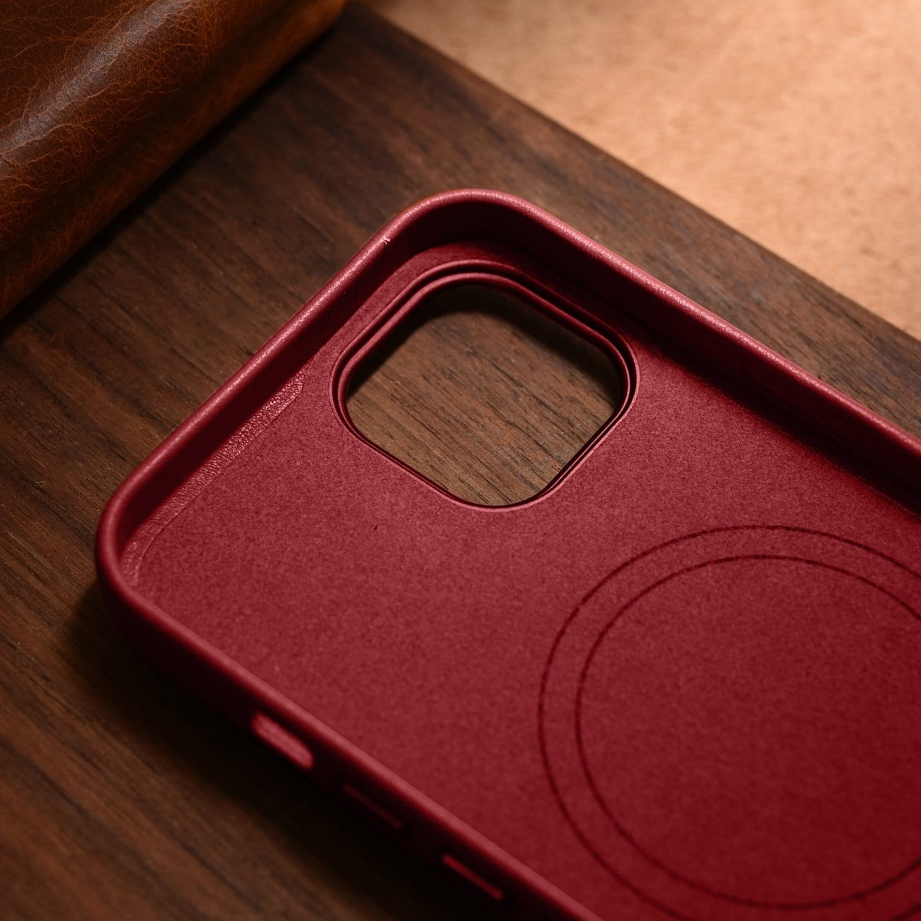 iCarer Case Skinnveske i naturskinn til iPhone 14 Plus rød (kompatibel med MagSafe)