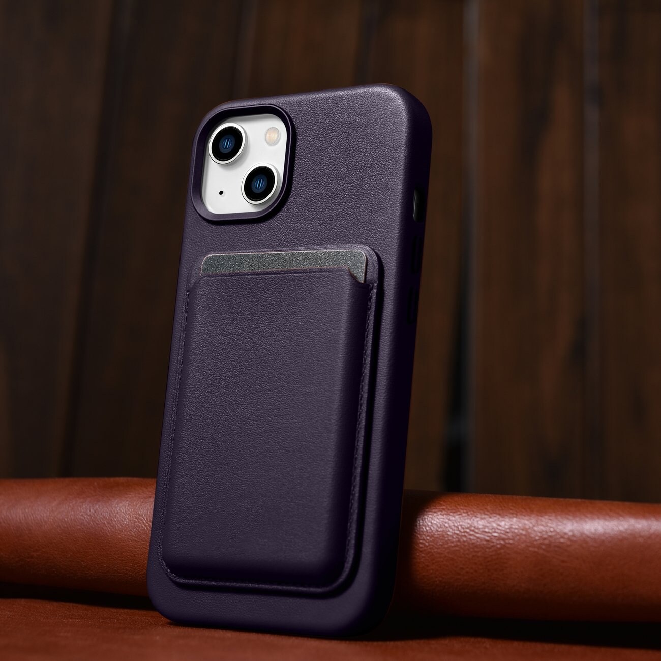 iCarer Case Leather Cover-etui for iPhone 14 Plus mørk lilla (MagSafe-kompatibel)