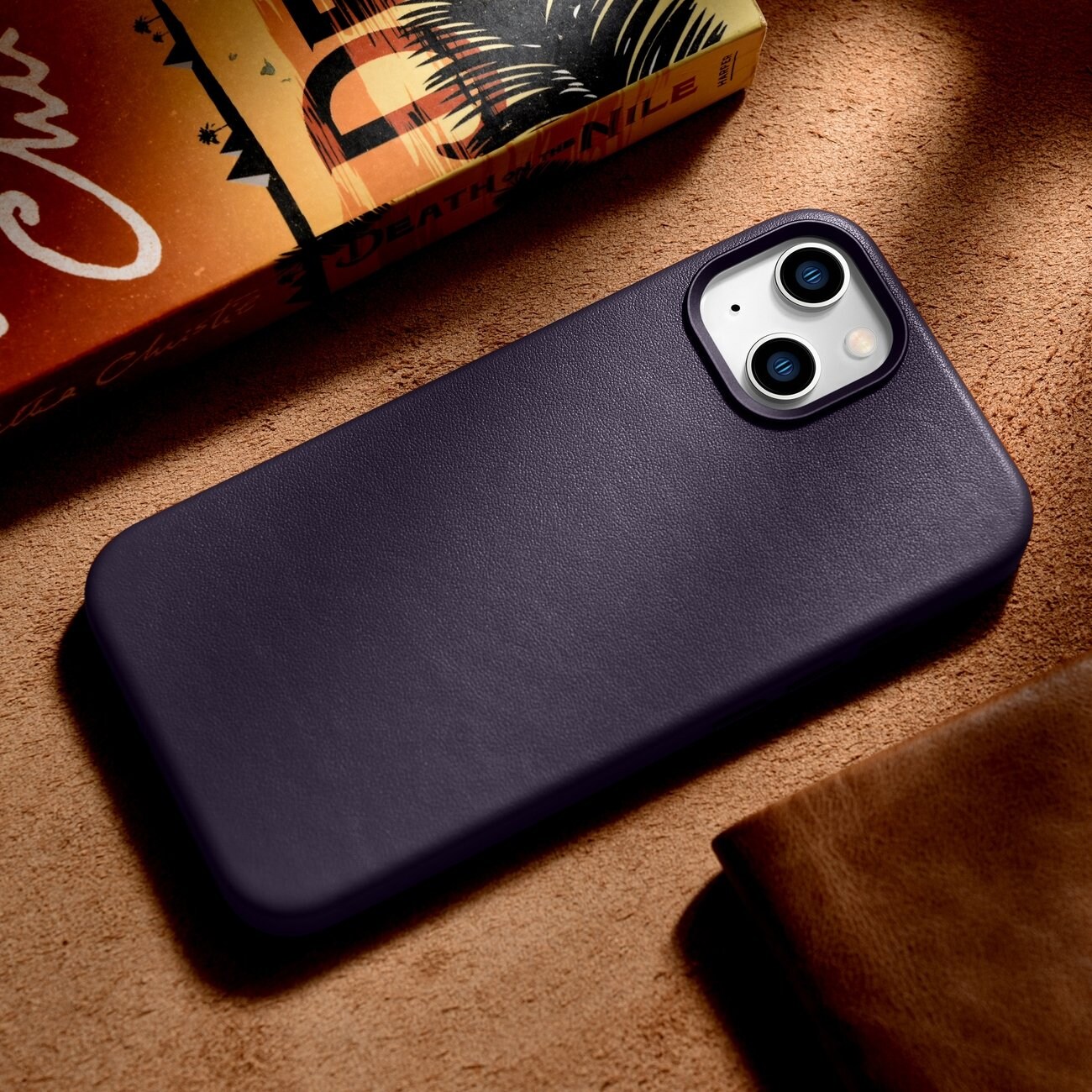 iCarer Case Leather Cover-etui for iPhone 14 Plus mørk lilla (MagSafe-kompatibel)