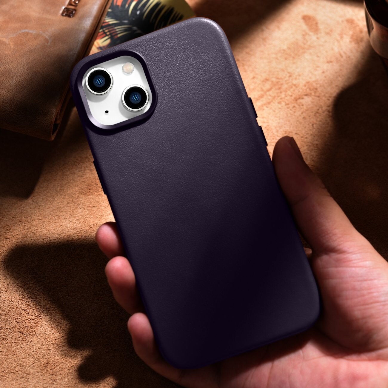 iCarer Case Leather Cover-etui for iPhone 14 Plus mørk lilla (MagSafe-kompatibel)