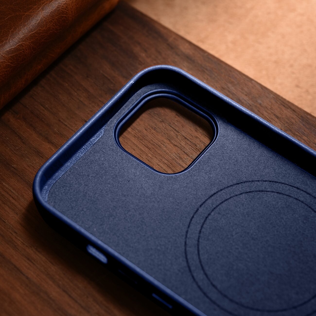 iCarer Case Leather cover for iPhone 14 Plus ekte lærveske blå (kompatibel med MagSafe)