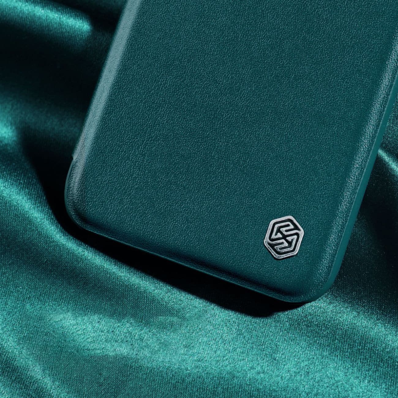 Nillkin Qin lærproff-etui iPhone 14 Plus kameradeksel Holsterdeksel Flip-etui Svart