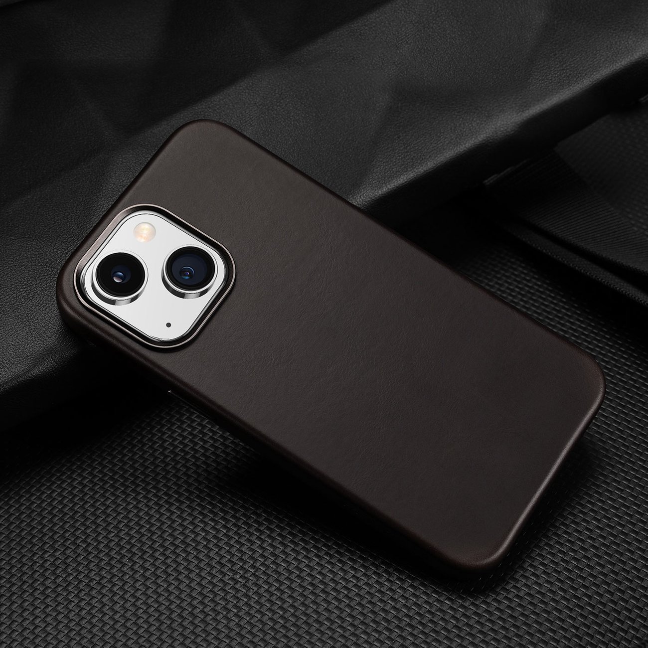 Dux Ducis Naples-etui for iPhone 14 Plus skinndeksel (MagSafe-kompatibel) Mørk brun